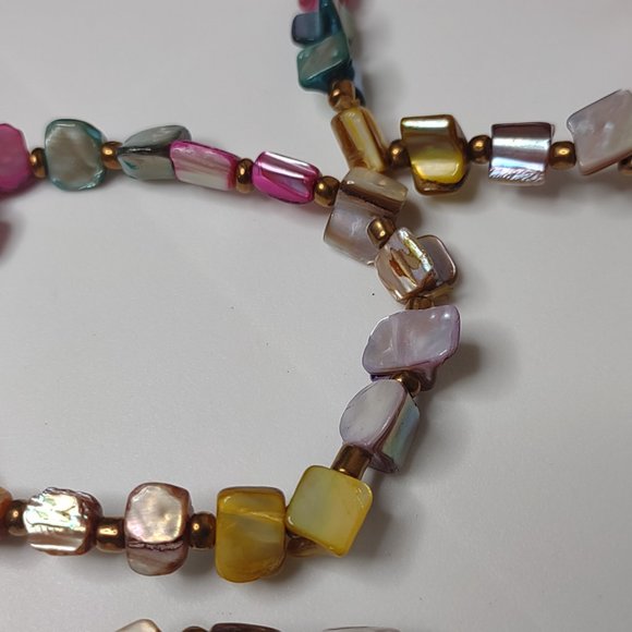 Set Of 5 Colorful Shell Bead Stretch Bracelets - Picture 8 of 14